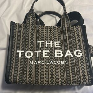 Marc Jacobs The Tote Bag in Black and Beige